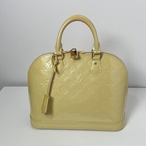 💯 Authentic Louis Vuitton  Alma Vernis handbag w/Free Authentic Burberry wallet🍀